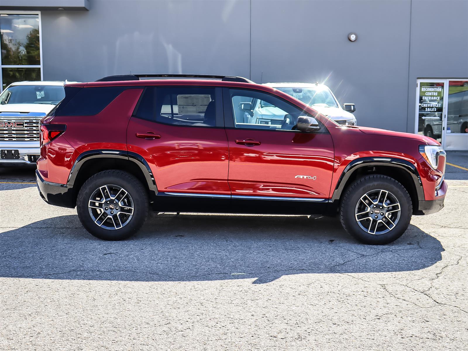 2027 GMC Terrain AWD AT4 - Thumbnail 4