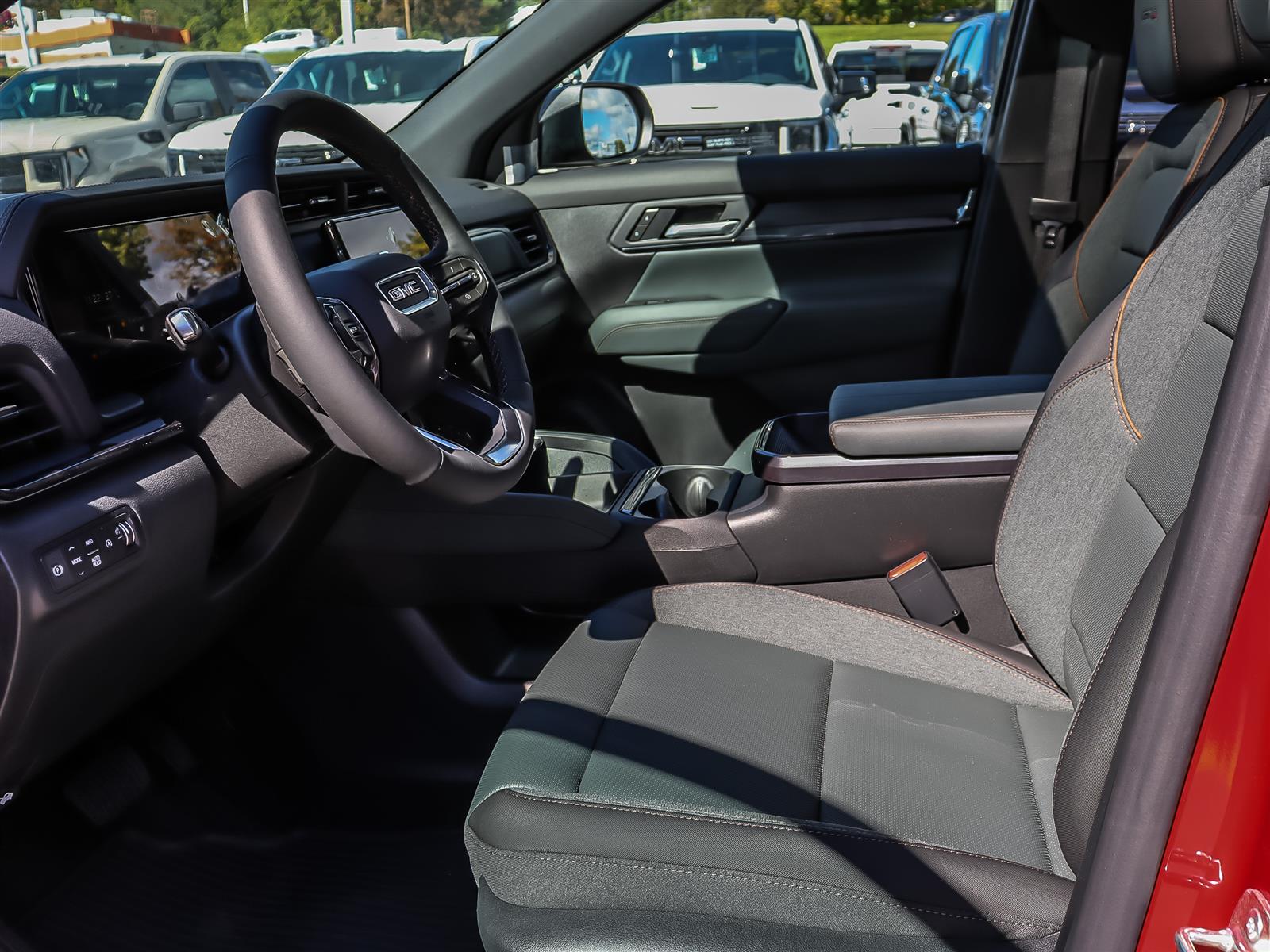 2027 GMC Terrain AWD AT4 - Thumbnail 9