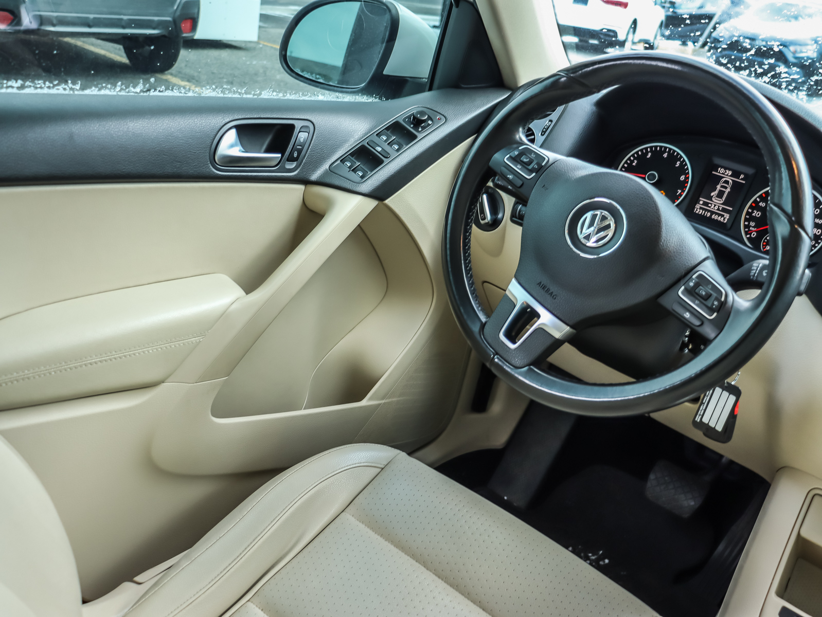 2012 Volkswagen Tiguan12