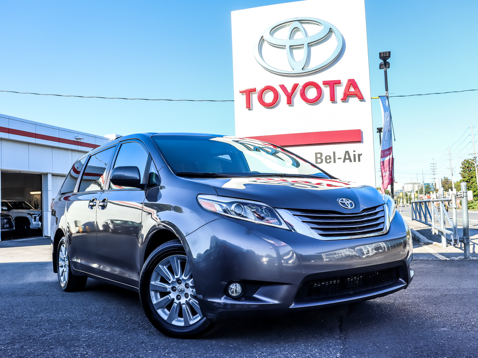 2015 Toyota Sienna XLE / ALL WHEEL DRIVE