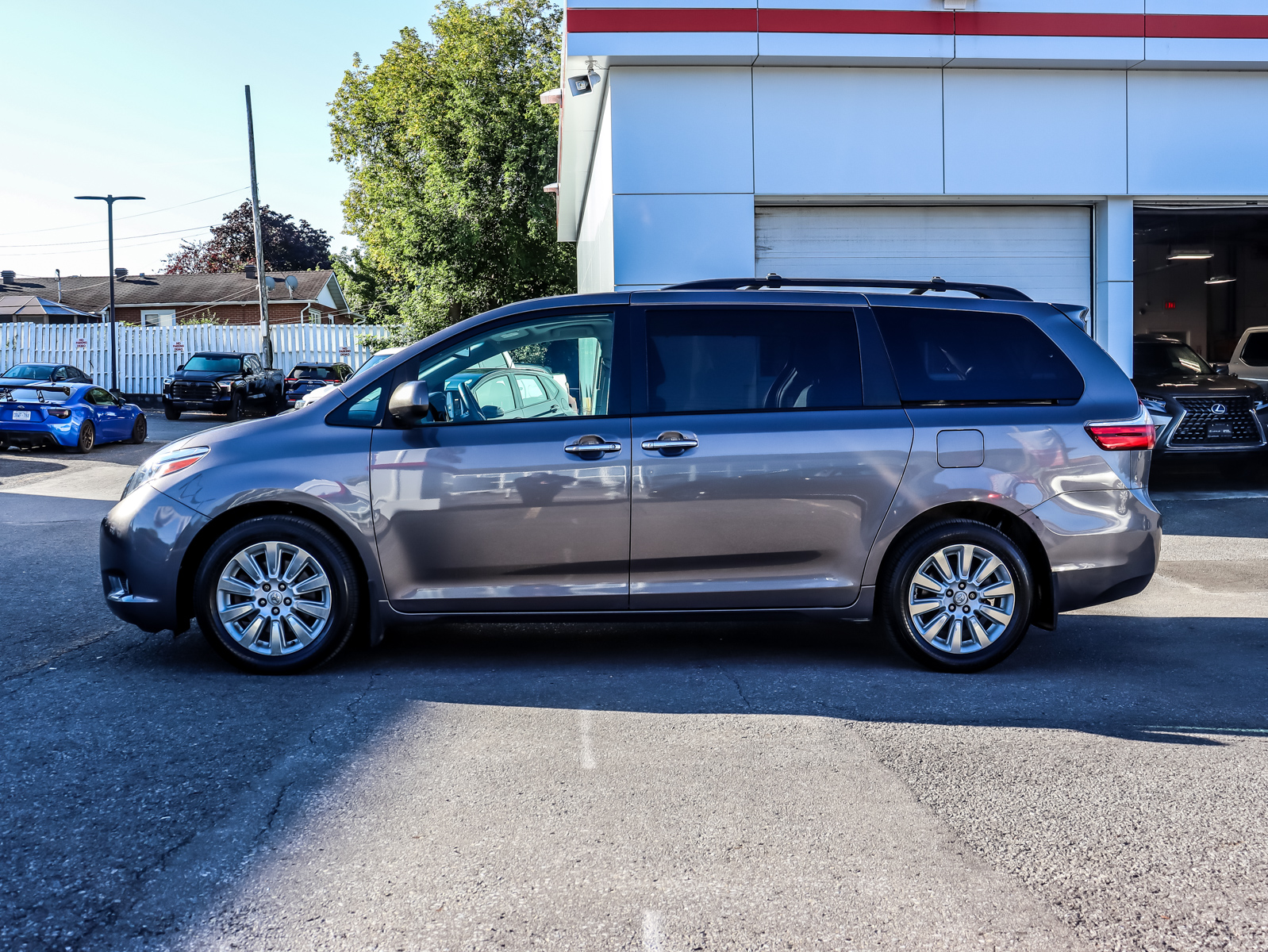 2015 Toyota Sienna3