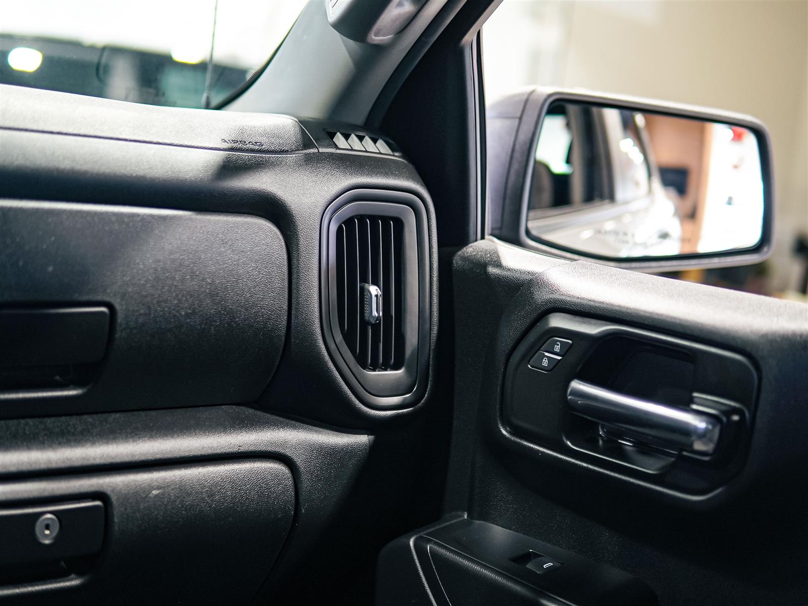 used 2024 Chevrolet Silverado 1500 car, priced at $40,592