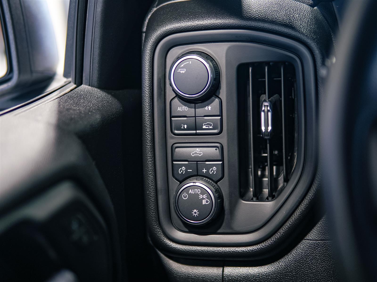 used 2024 Chevrolet Silverado 1500 car, priced at $40,592