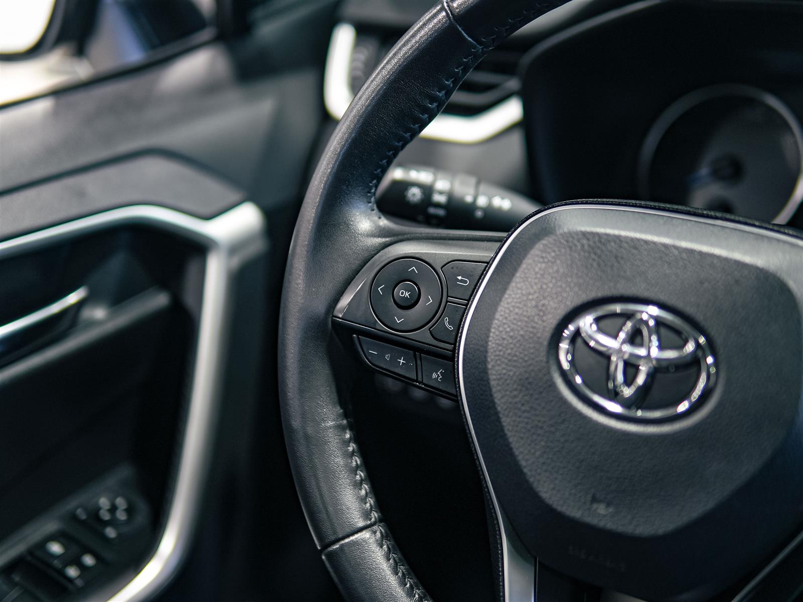 used 2019 Toyota Rav 4 Hybrid car, priced at $32,491