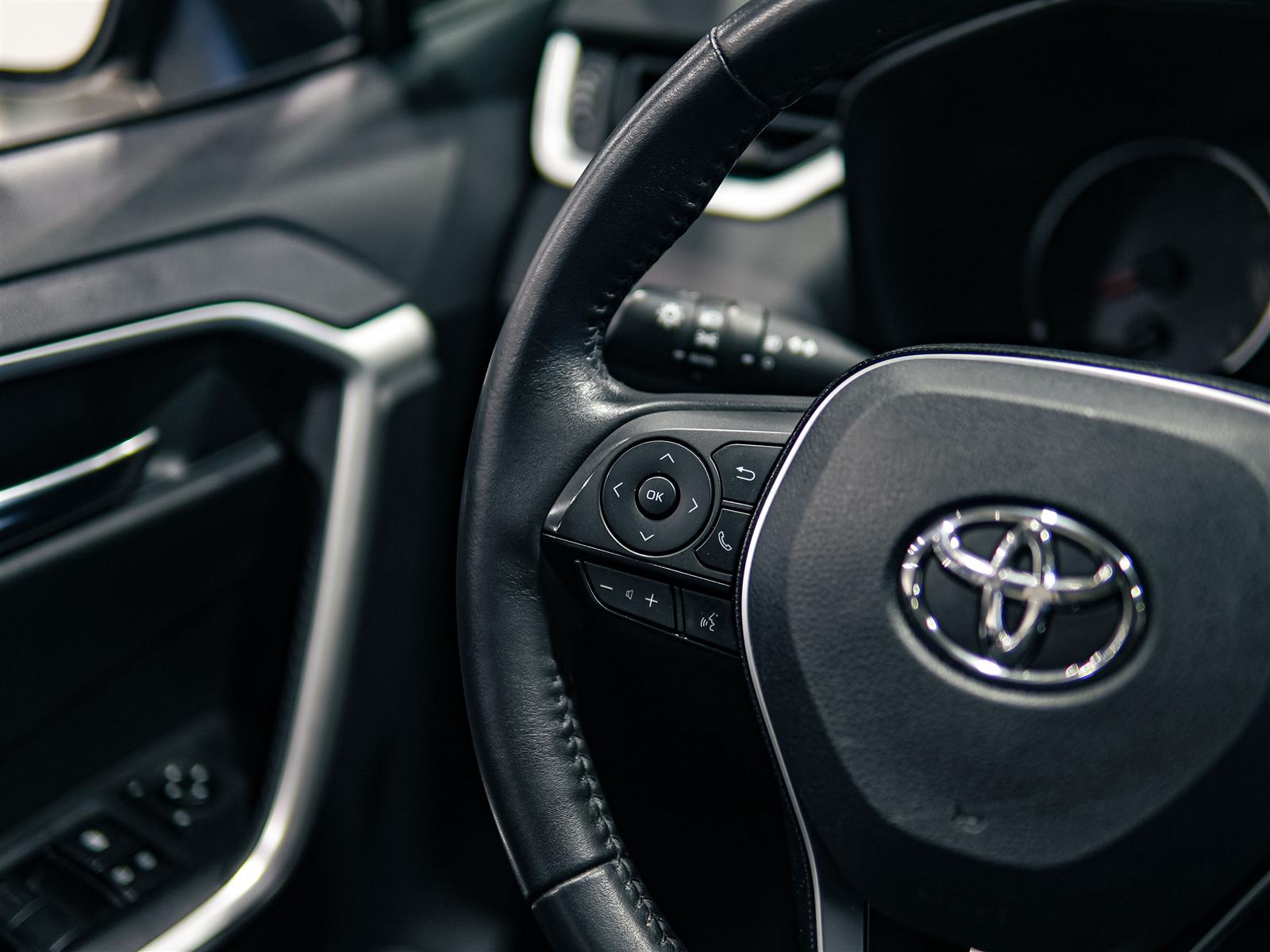 used 2020 Toyota RAV4 car, priced at $31,965
