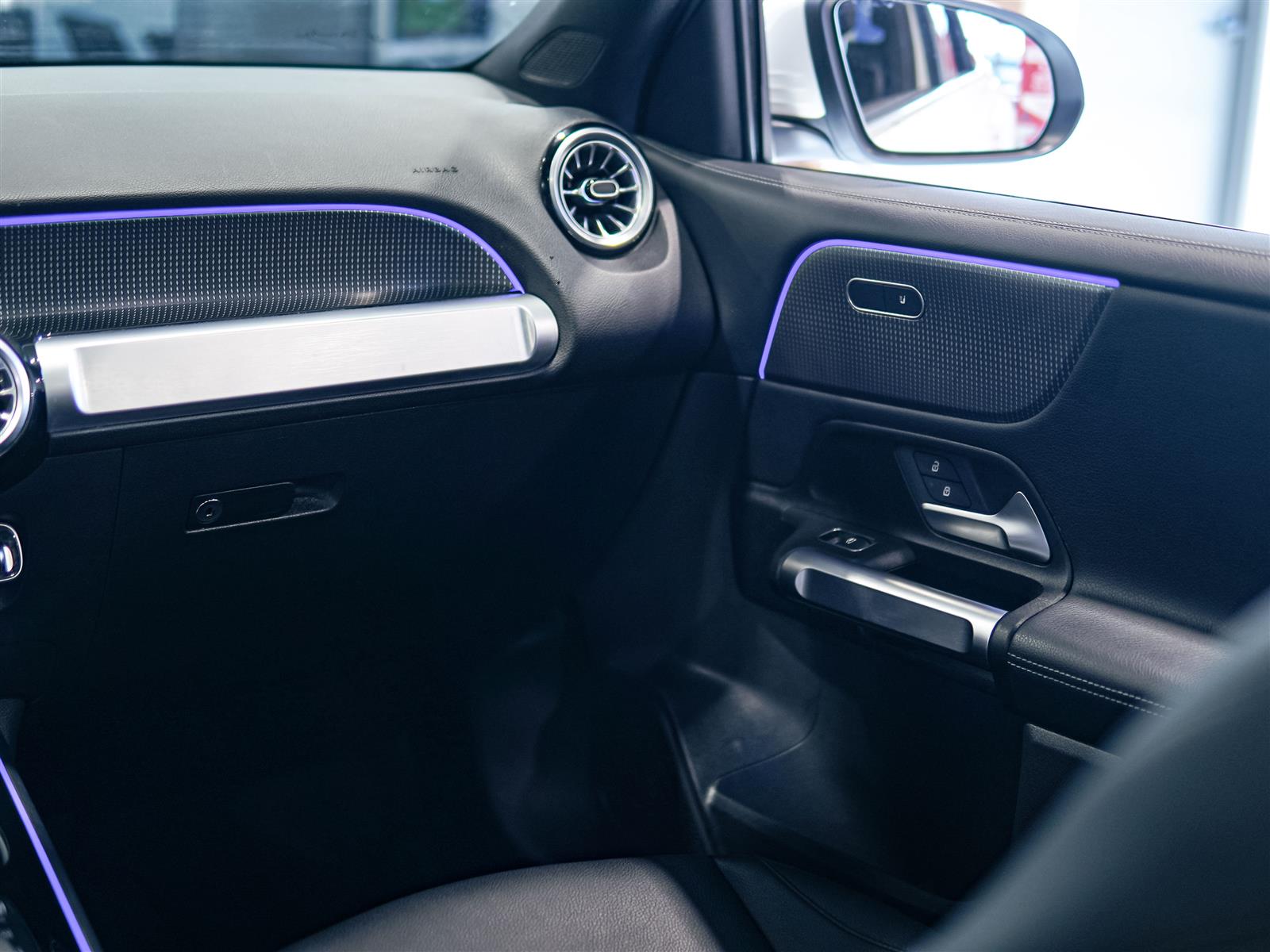 used 2022 Mercedes-Benz GLB 250 car, priced at $35,962