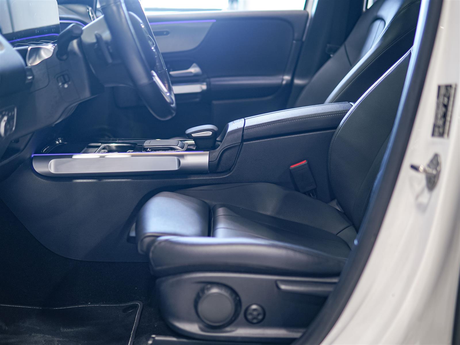 used 2022 Mercedes-Benz GLB 250 car, priced at $35,962