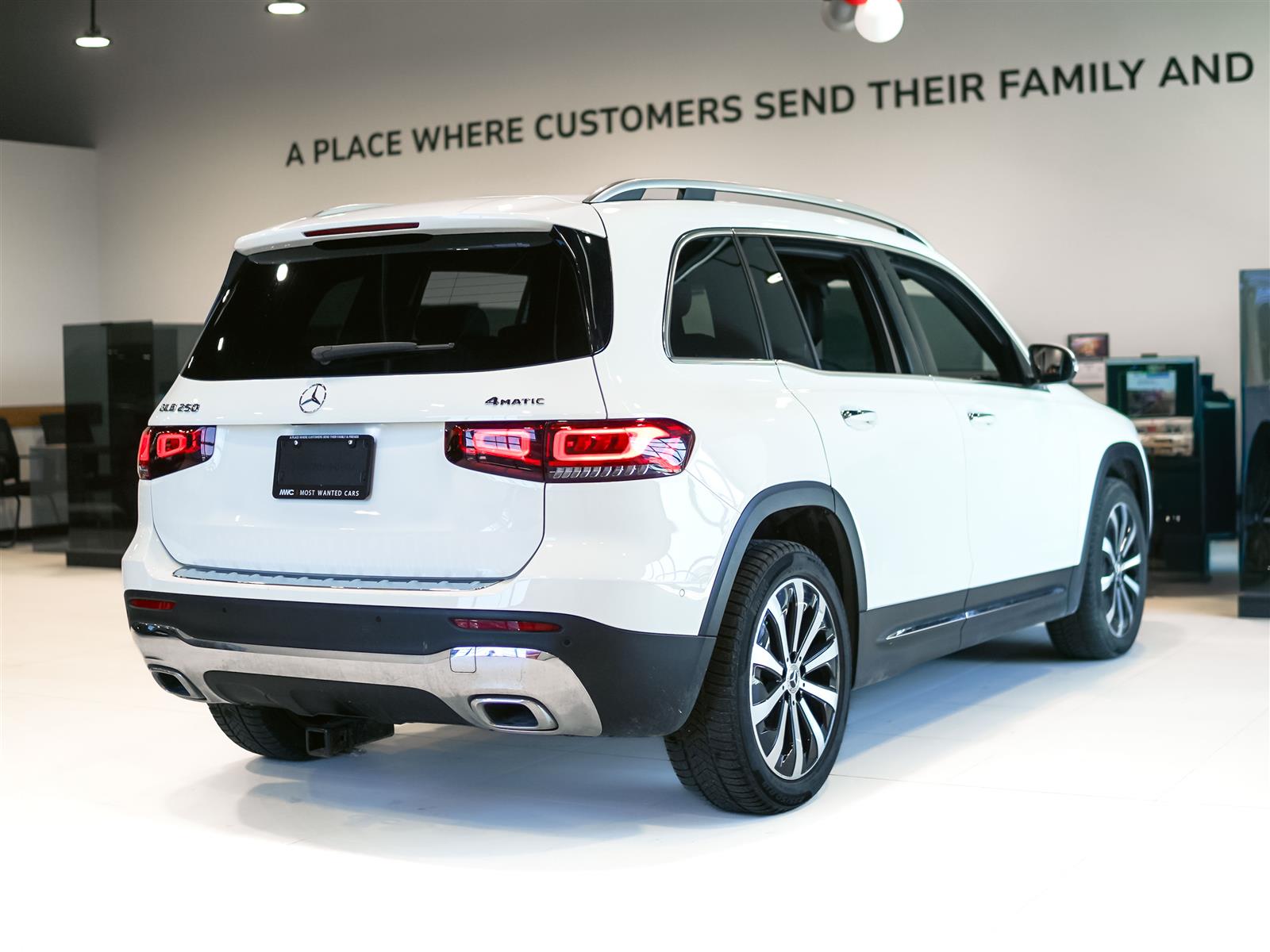 used 2022 Mercedes-Benz GLB 250 car, priced at $35,962