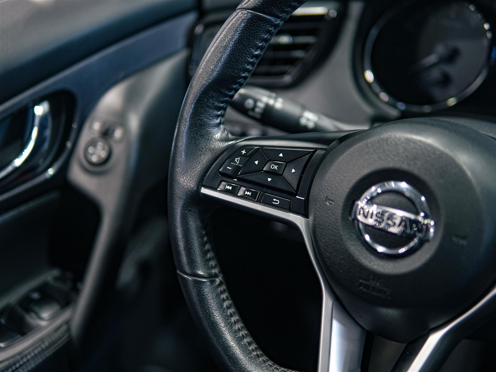 used 2019 Nissan Rogue car, priced at $15,392
