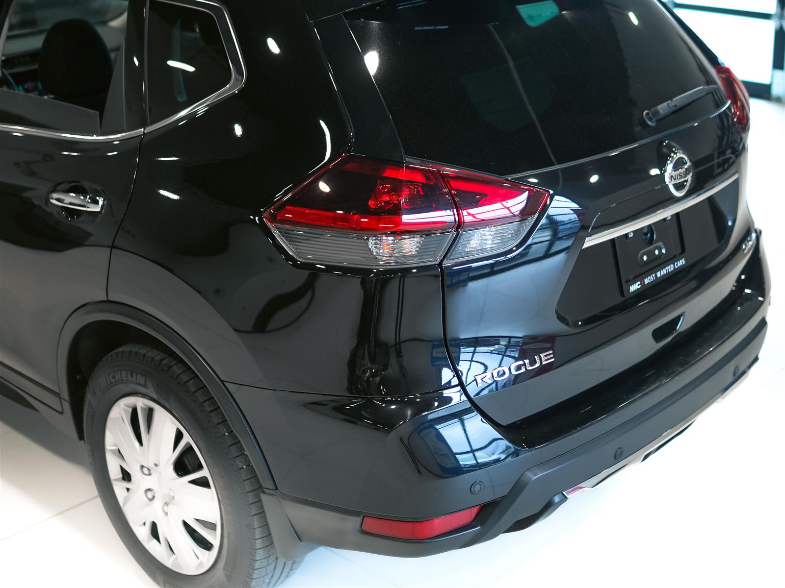 used 2019 Nissan Rogue car, priced at $15,392