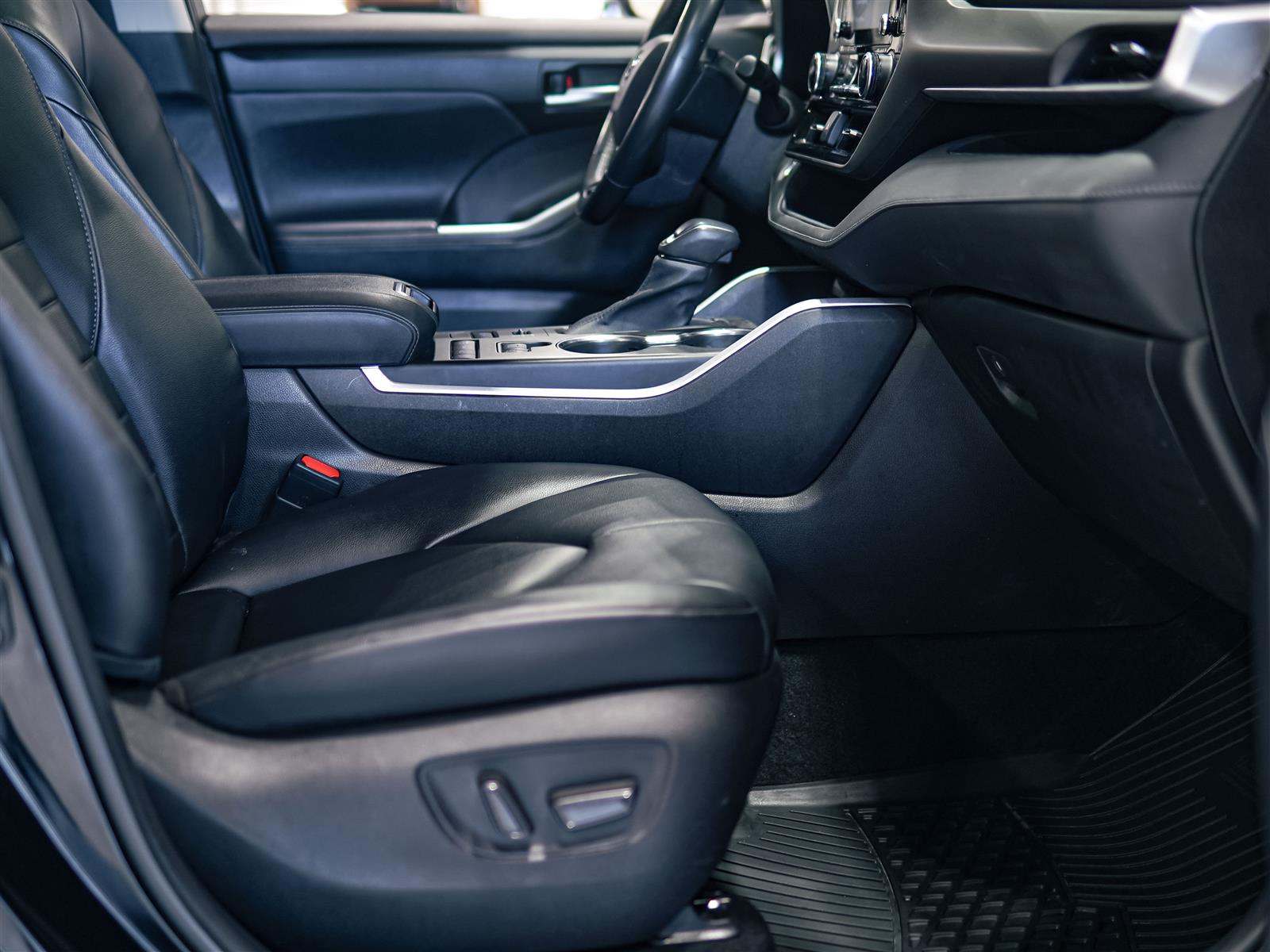used 2020 Toyota Highlander car, priced at $33,463