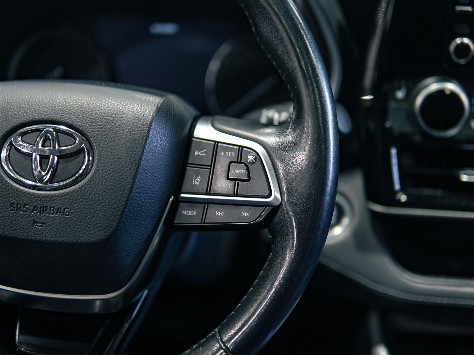 used 2020 Toyota Highlander car, priced at $33,463