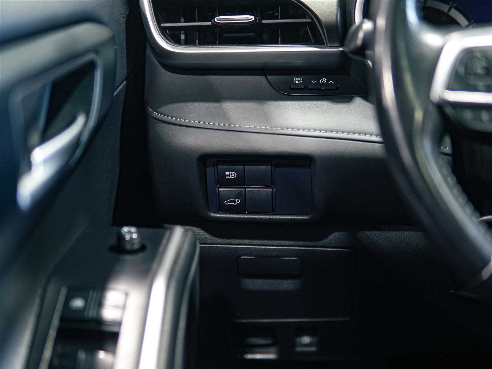 used 2020 Toyota Highlander car, priced at $33,463