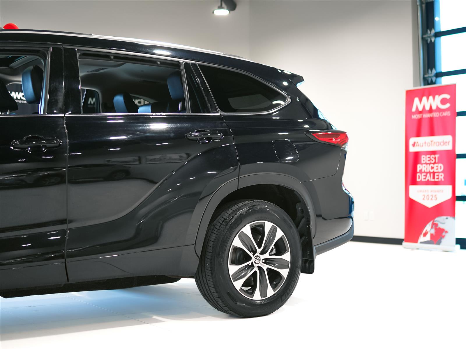 used 2020 Toyota Highlander car, priced at $33,463