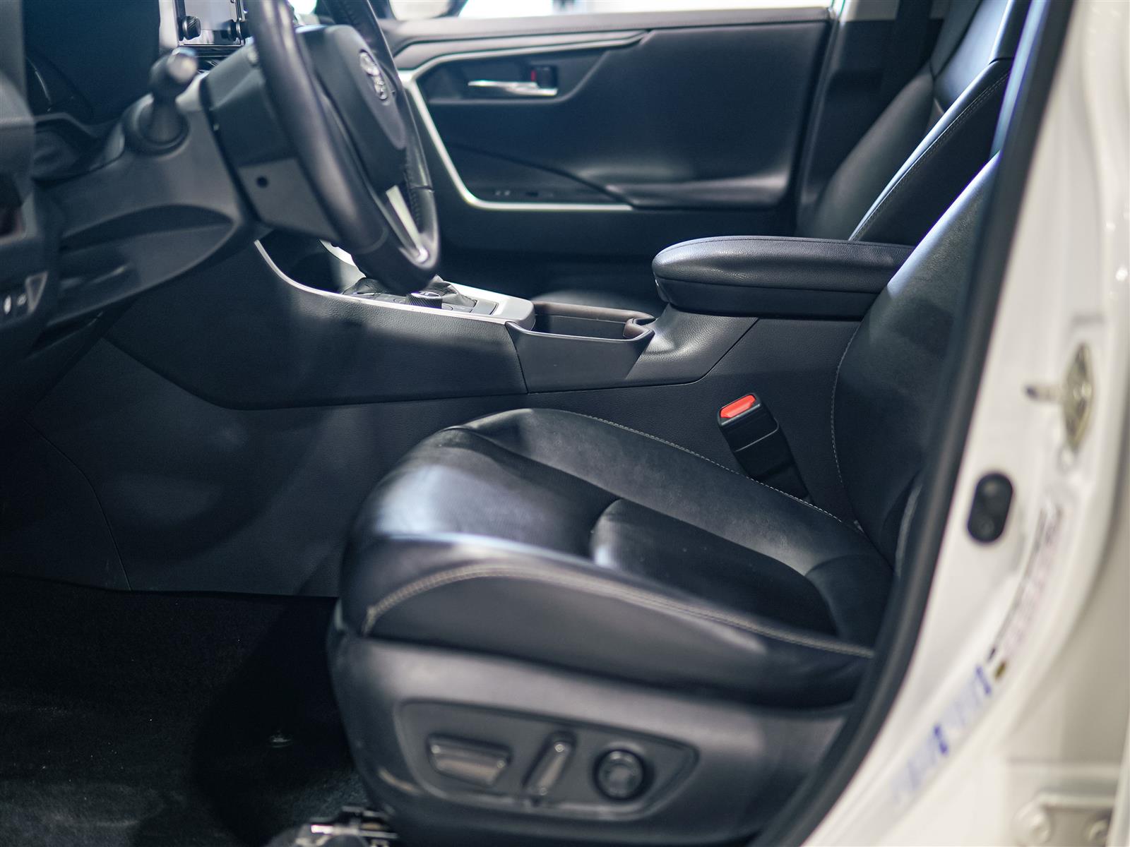 used 2020 Toyota RAV4 car, priced at $29,983