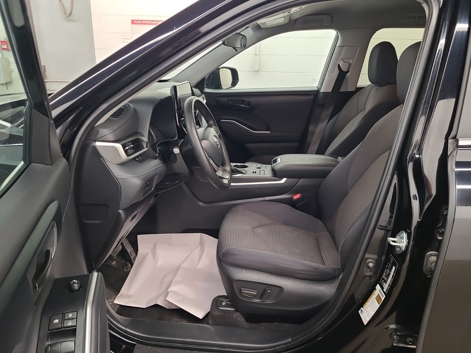 used 2023 Toyota Highlander car, priced at $39,863
