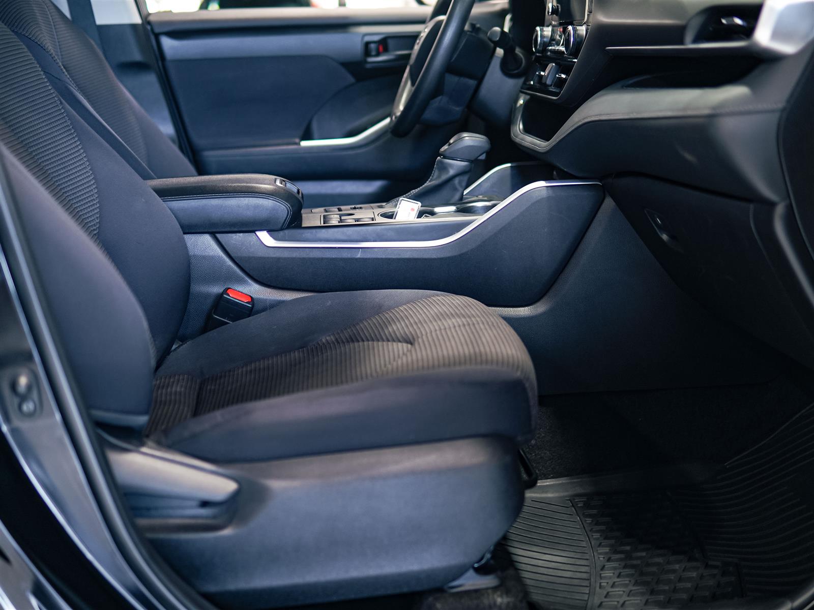 used 2023 Toyota Highlander car, priced at $38,392