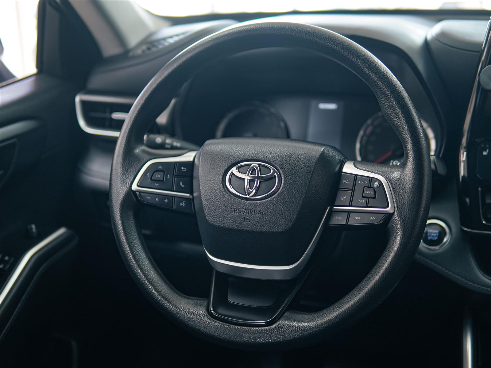 used 2022 Toyota Highlander car, priced at $33,496