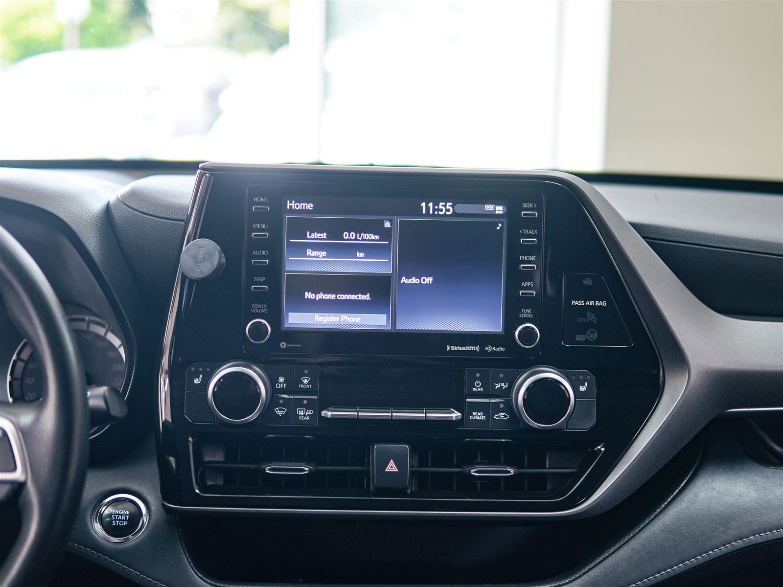 used 2022 Toyota Highlander car, priced at $33,496