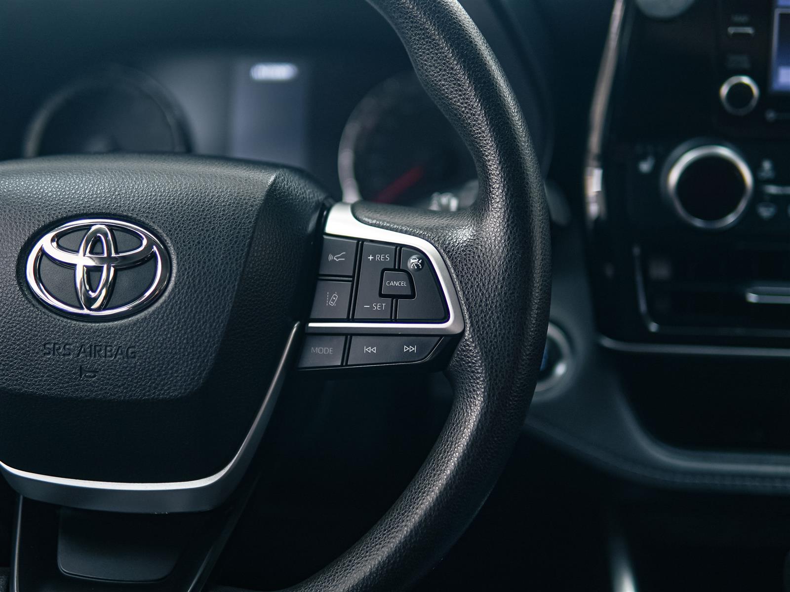 used 2022 Toyota Highlander car, priced at $33,496