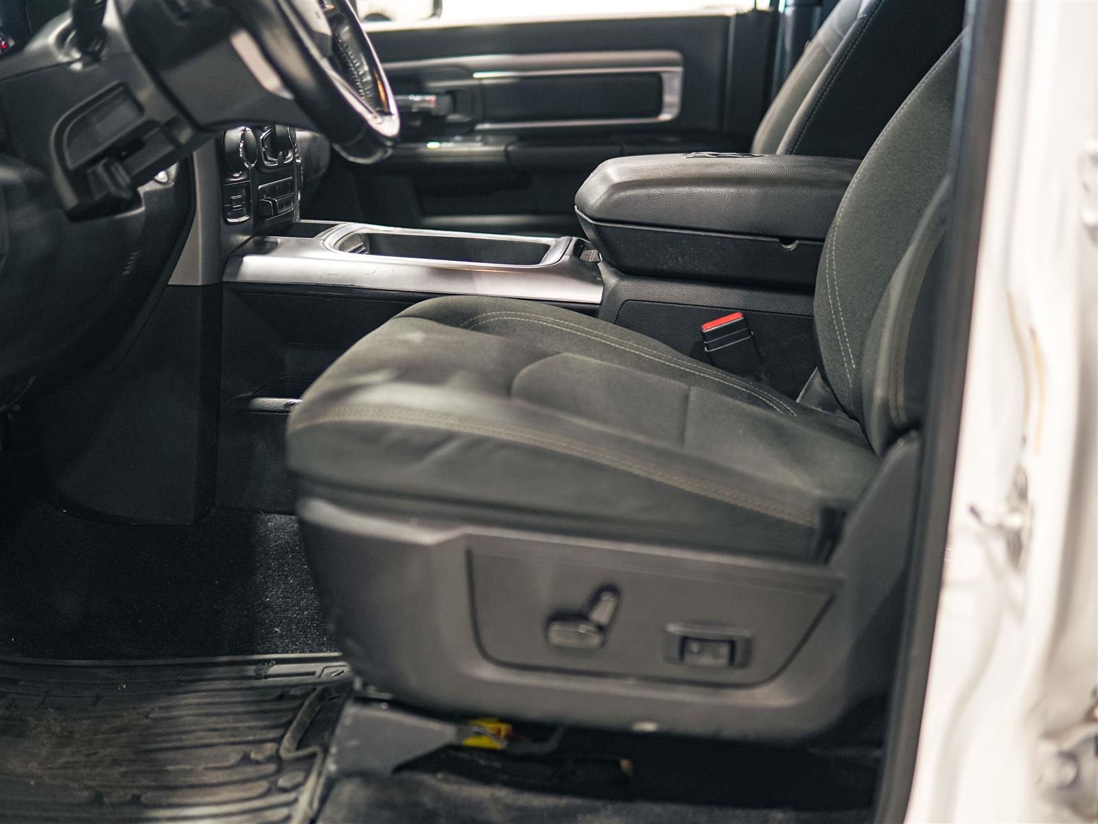 used 2022 Ram 1500 Classic car, priced at $32,964