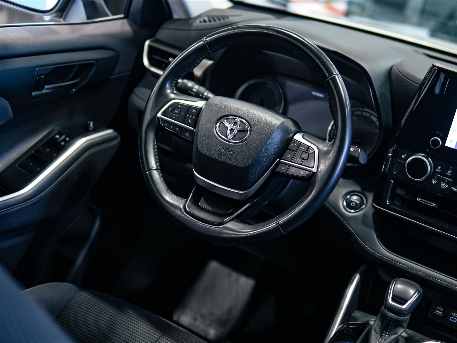 used 2023 Toyota Highlander Hybrid car, priced at $41,962