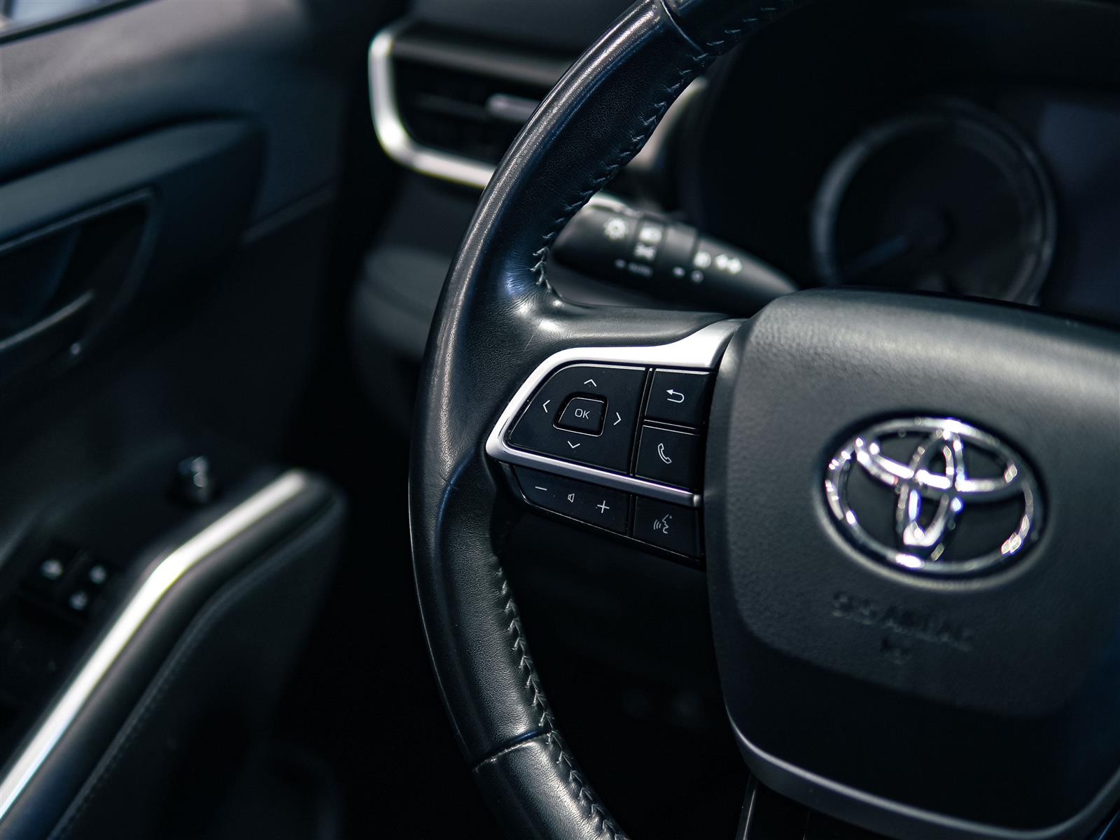 used 2023 Toyota Highlander Hybrid car, priced at $41,962