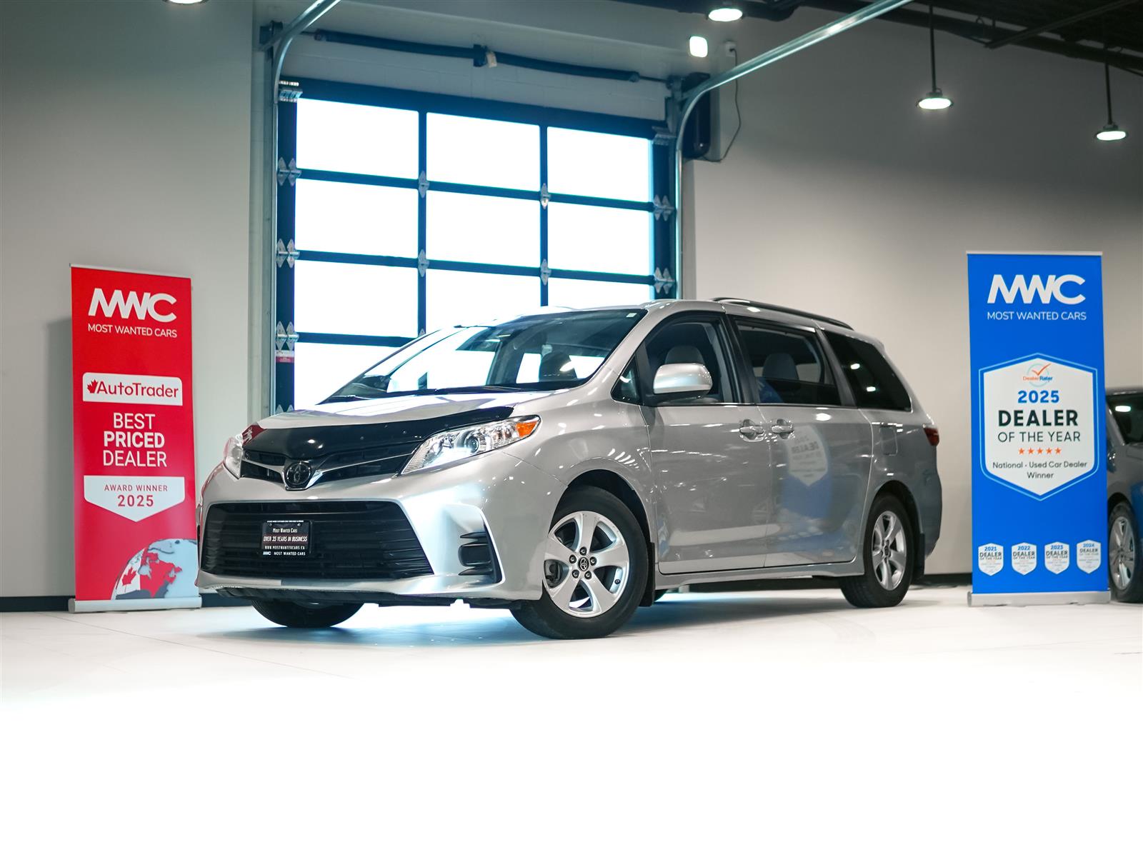 Silver 2020 Toyota Sienna Minivan Front-Wheel Drive Automatic