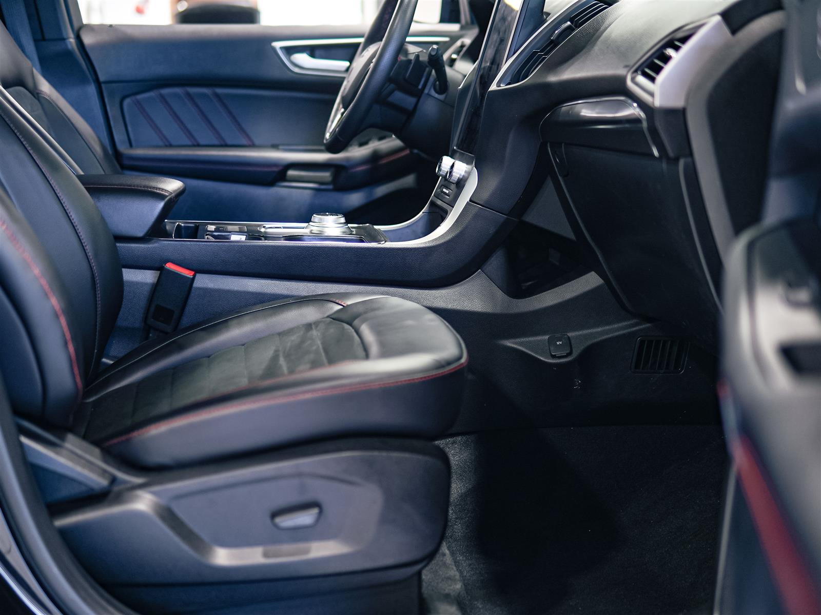 used 2024 Ford Edge car, priced at $31,493