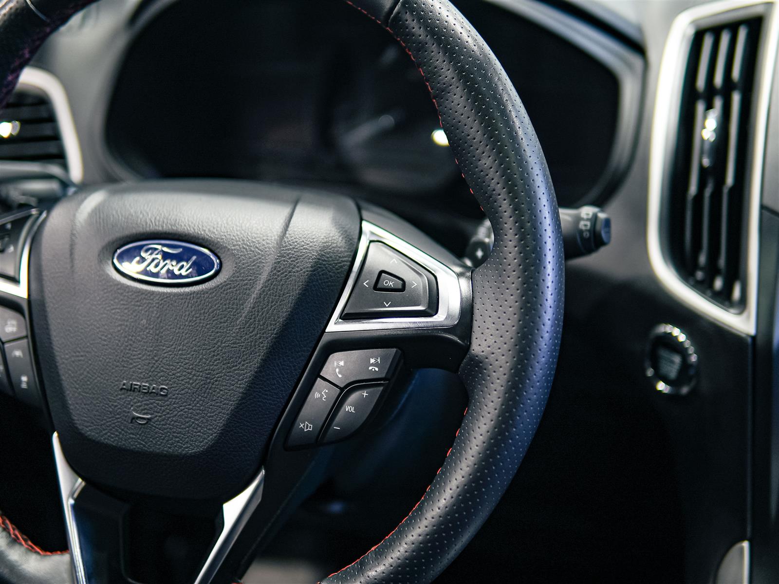 used 2024 Ford Edge car, priced at $31,493