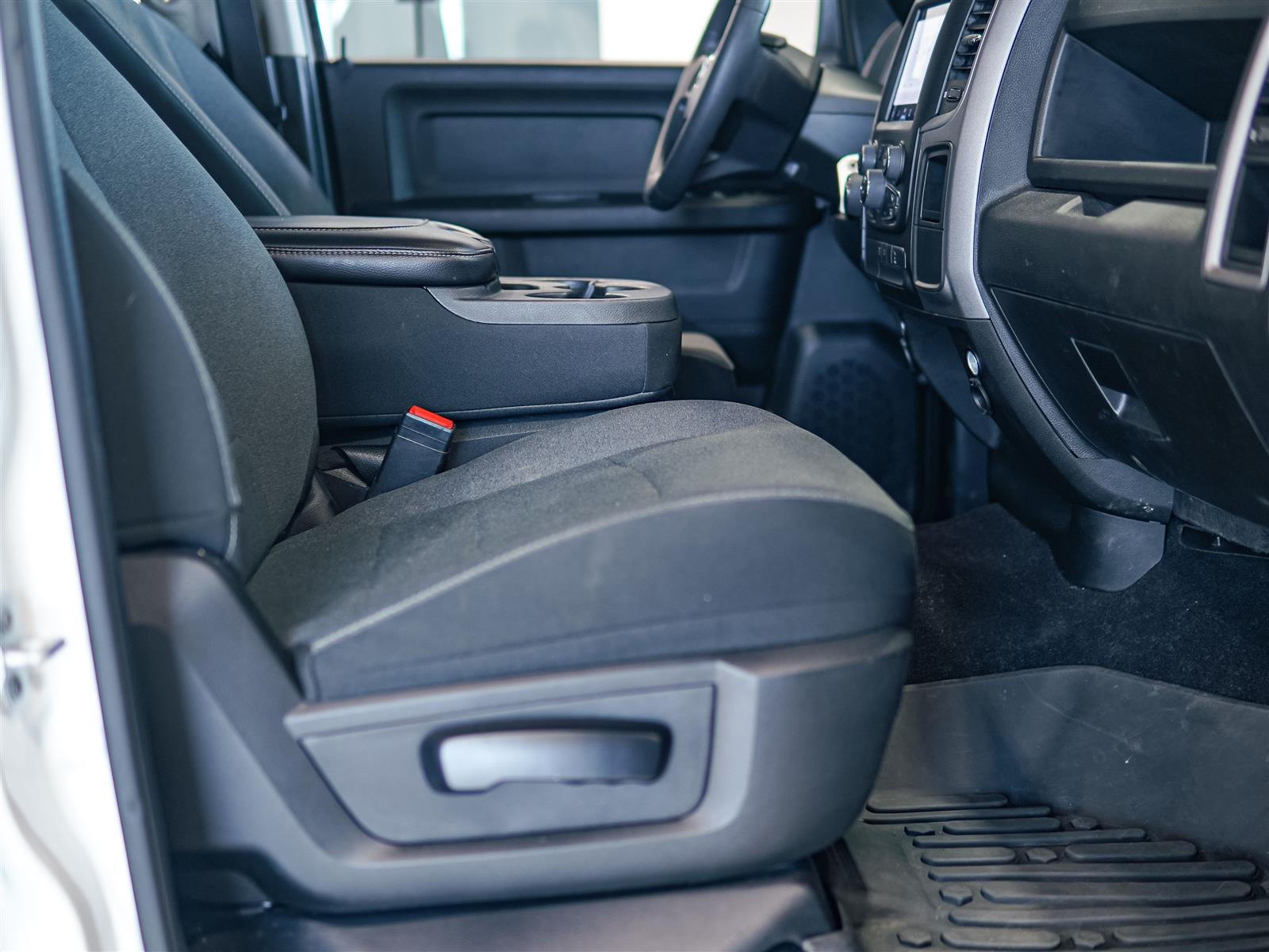 used 2022 Ram 1500 Classic car, priced at $37,593