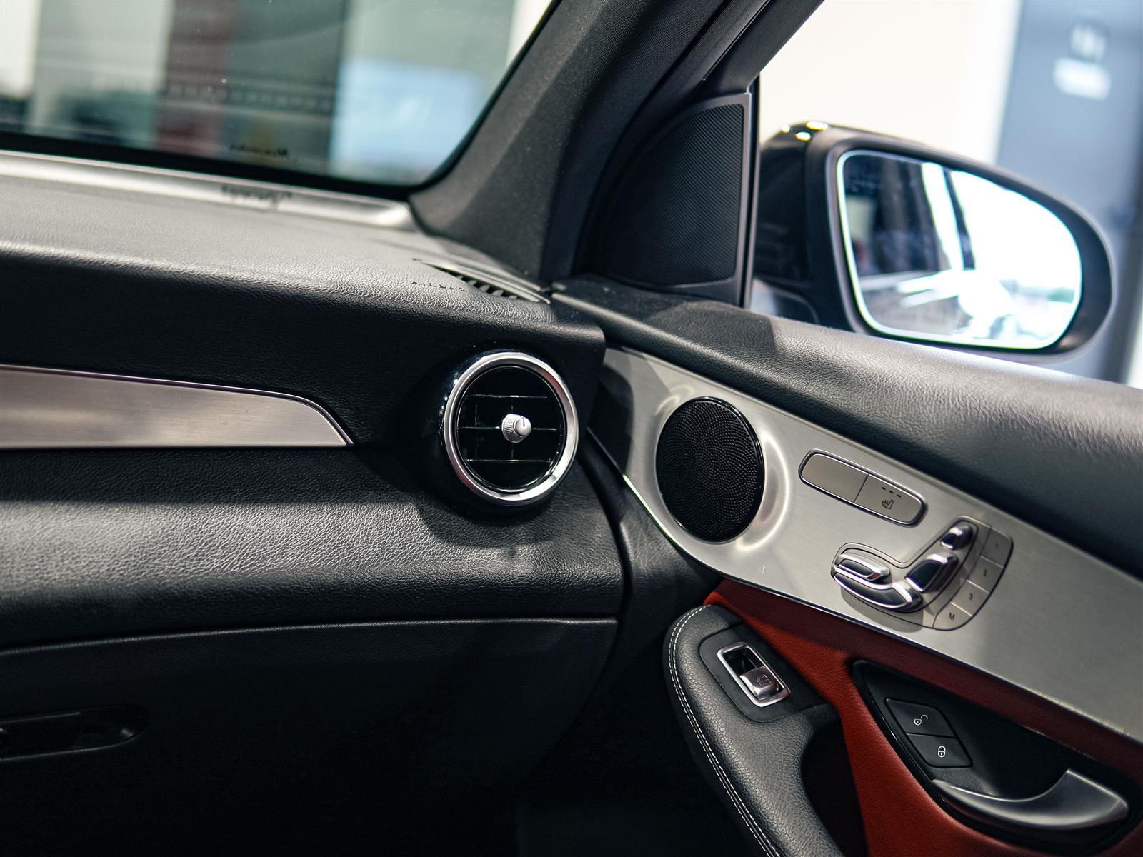 used 2020 Mercedes-Benz GLC 300 car, priced at $28,752