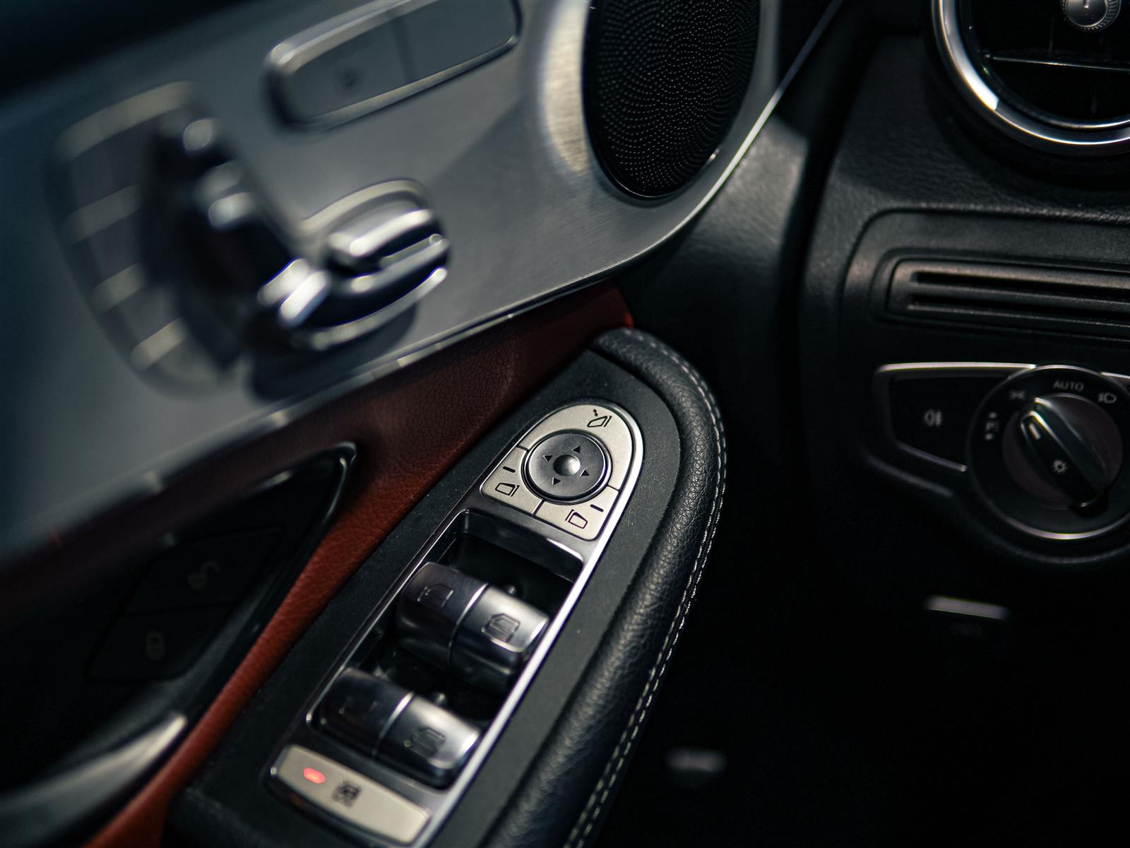 used 2020 Mercedes-Benz GLC 300 car, priced at $28,752