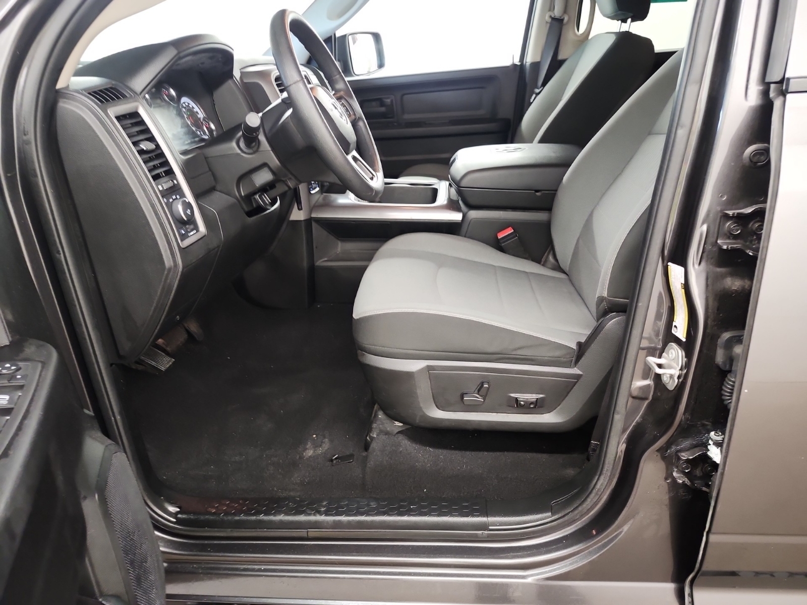 used 2022 Ram 1500 Classic car, priced at $35,964