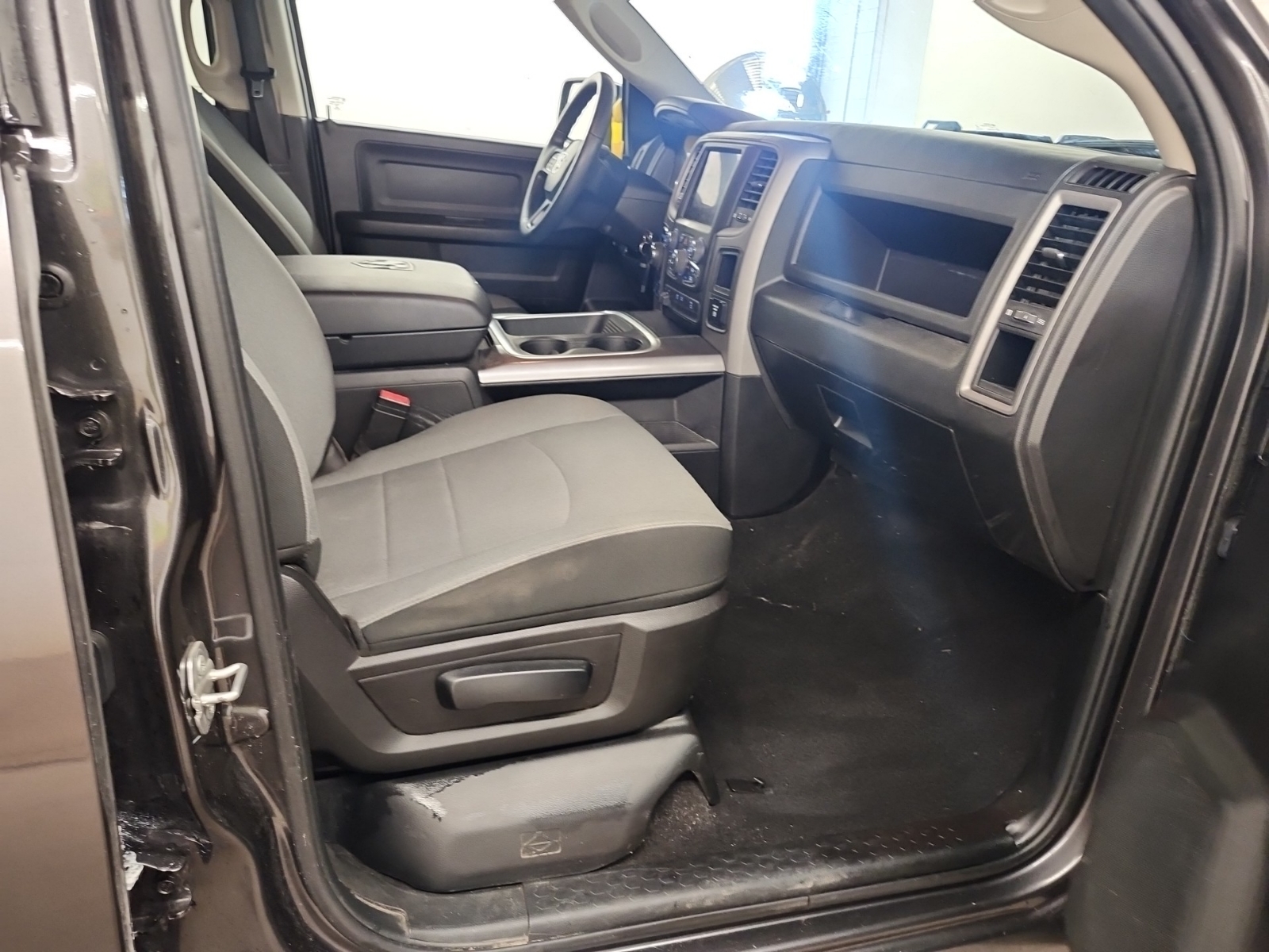used 2022 Ram 1500 Classic car, priced at $35,964