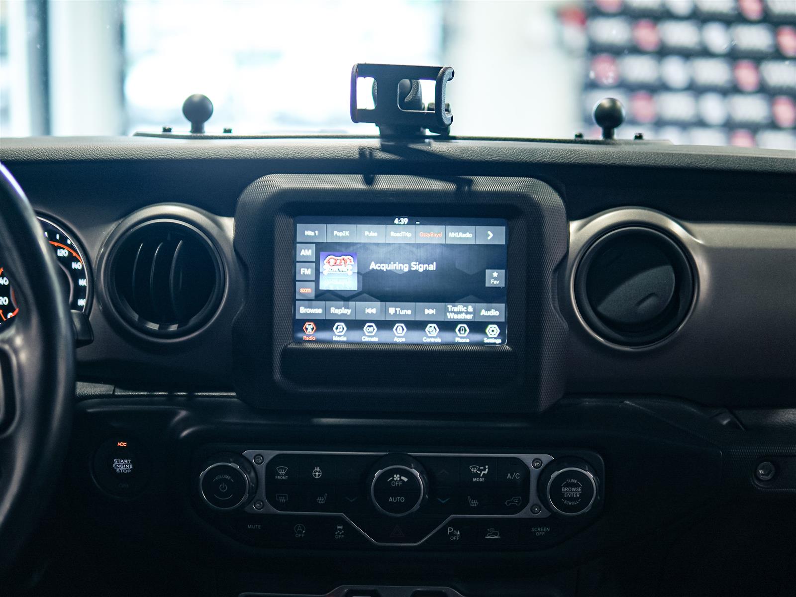 used 2022 Jeep Gladiator car, priced at $40,964