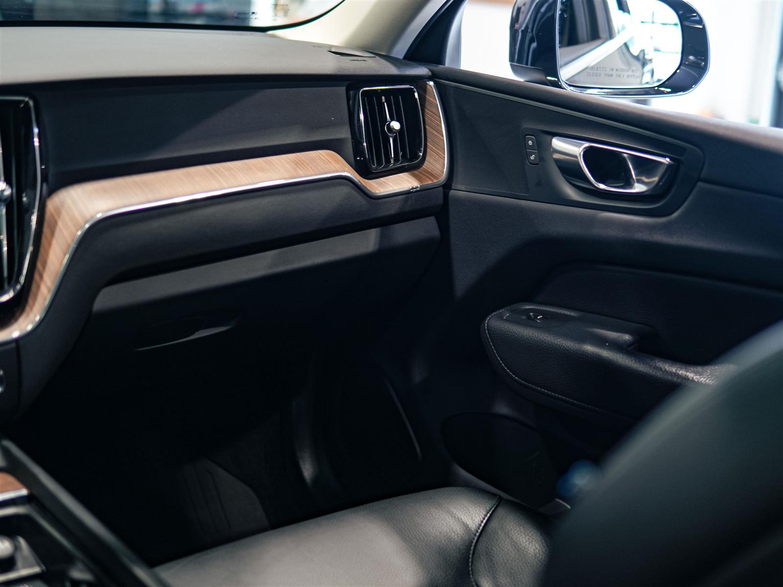used 2021 Volvo XC60 car, priced at $28,763