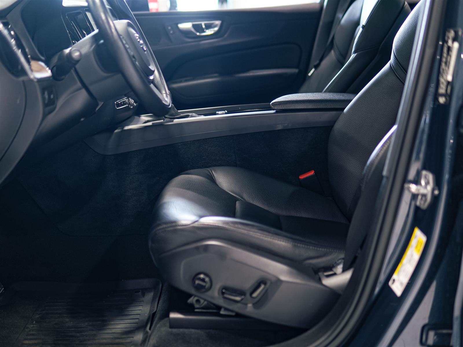 used 2021 Volvo XC60 car, priced at $28,763