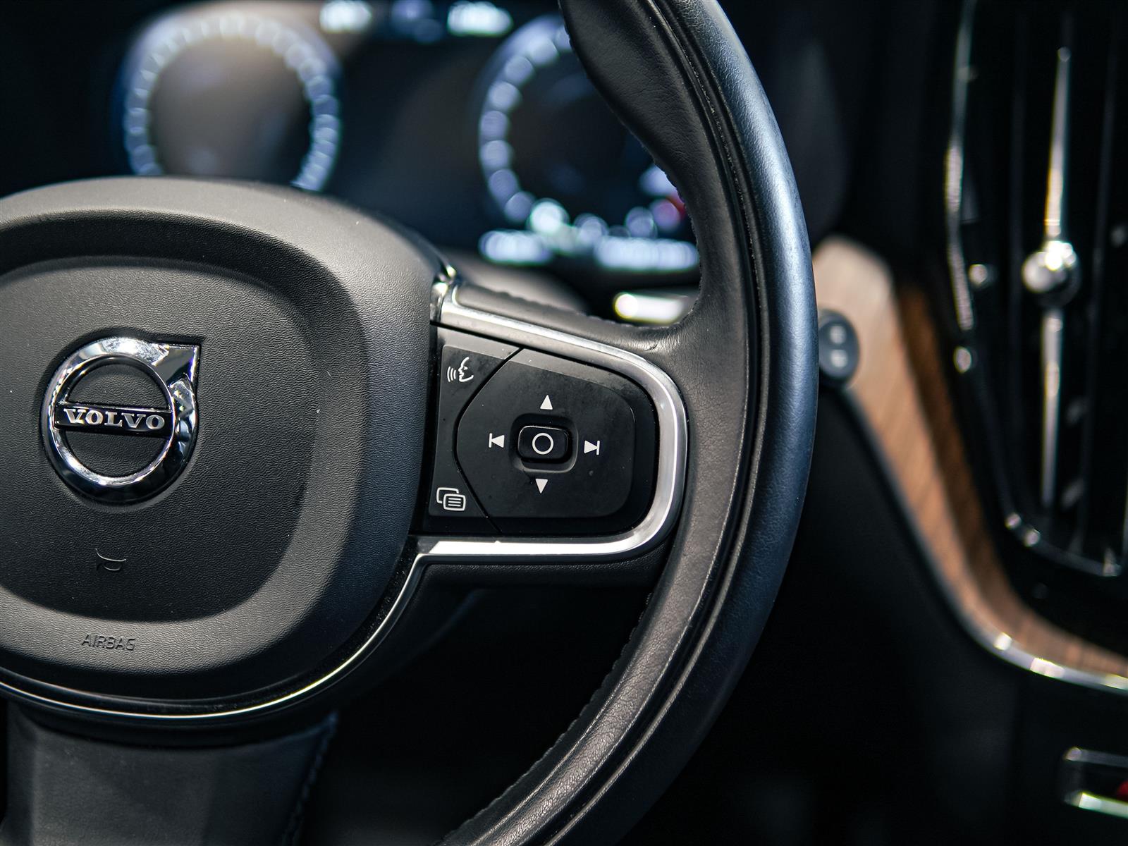 used 2021 Volvo XC60 car, priced at $28,763
