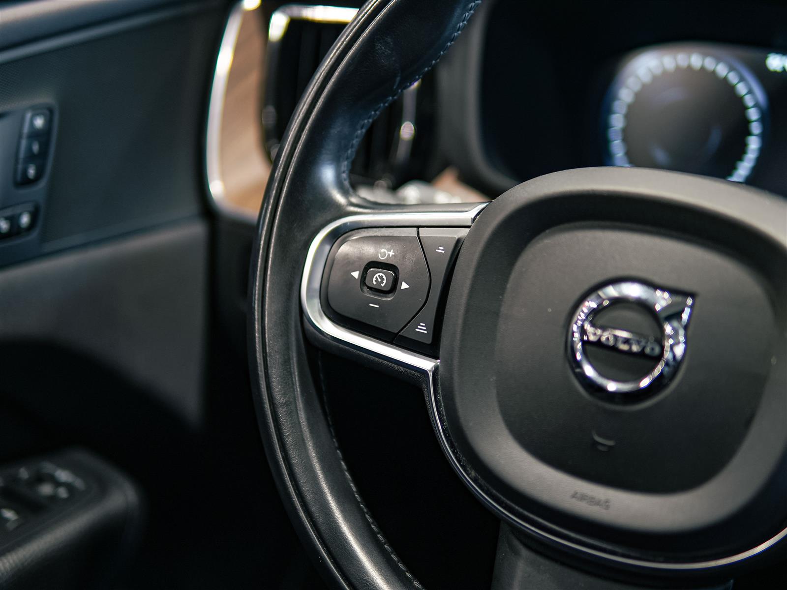 used 2021 Volvo XC60 car, priced at $28,763