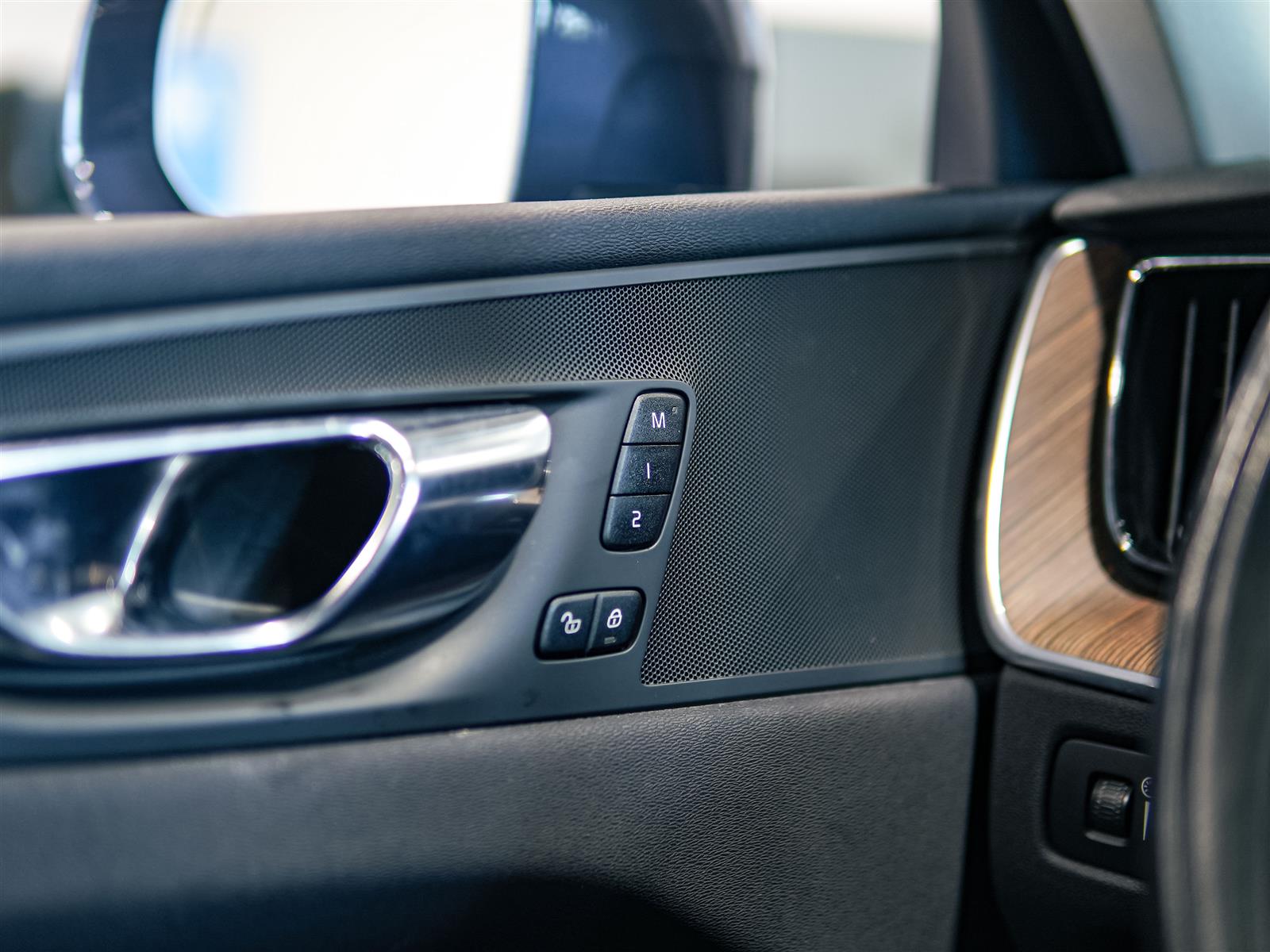 used 2021 Volvo XC60 car, priced at $28,763