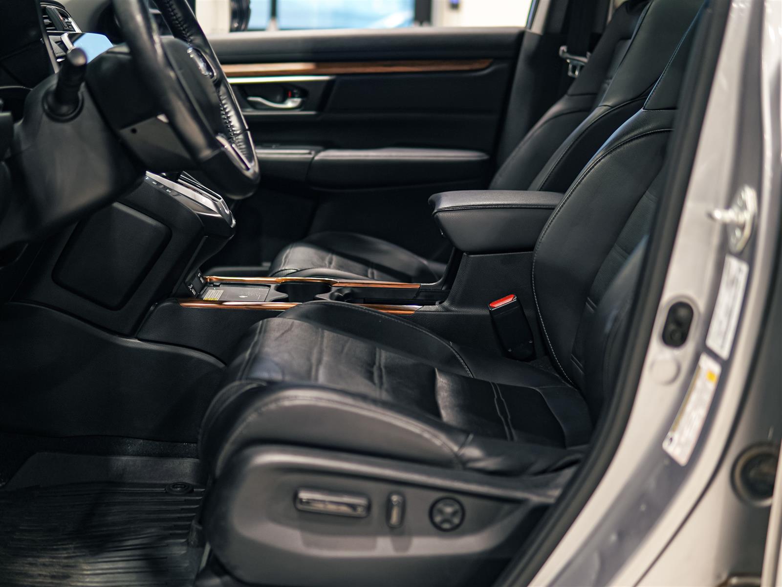 used 2022 Honda CR-V car, priced at $30,462