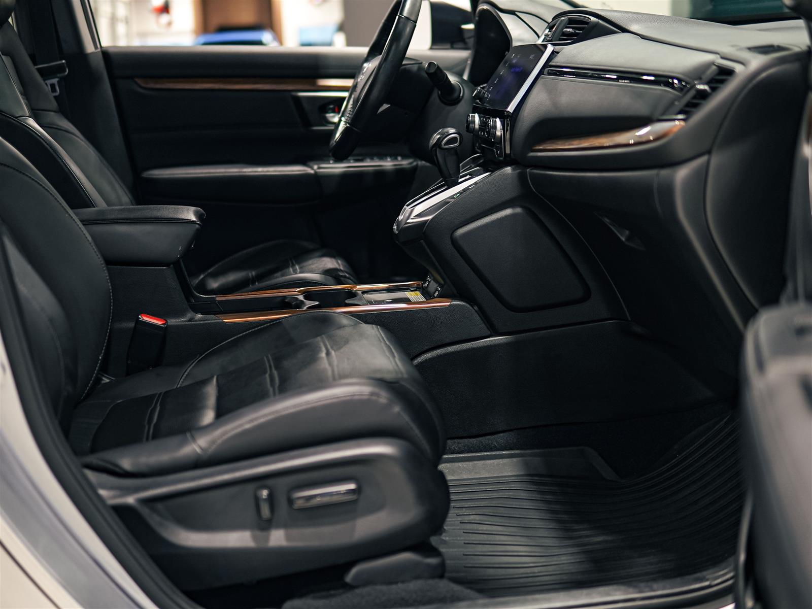 used 2022 Honda CR-V car, priced at $30,462