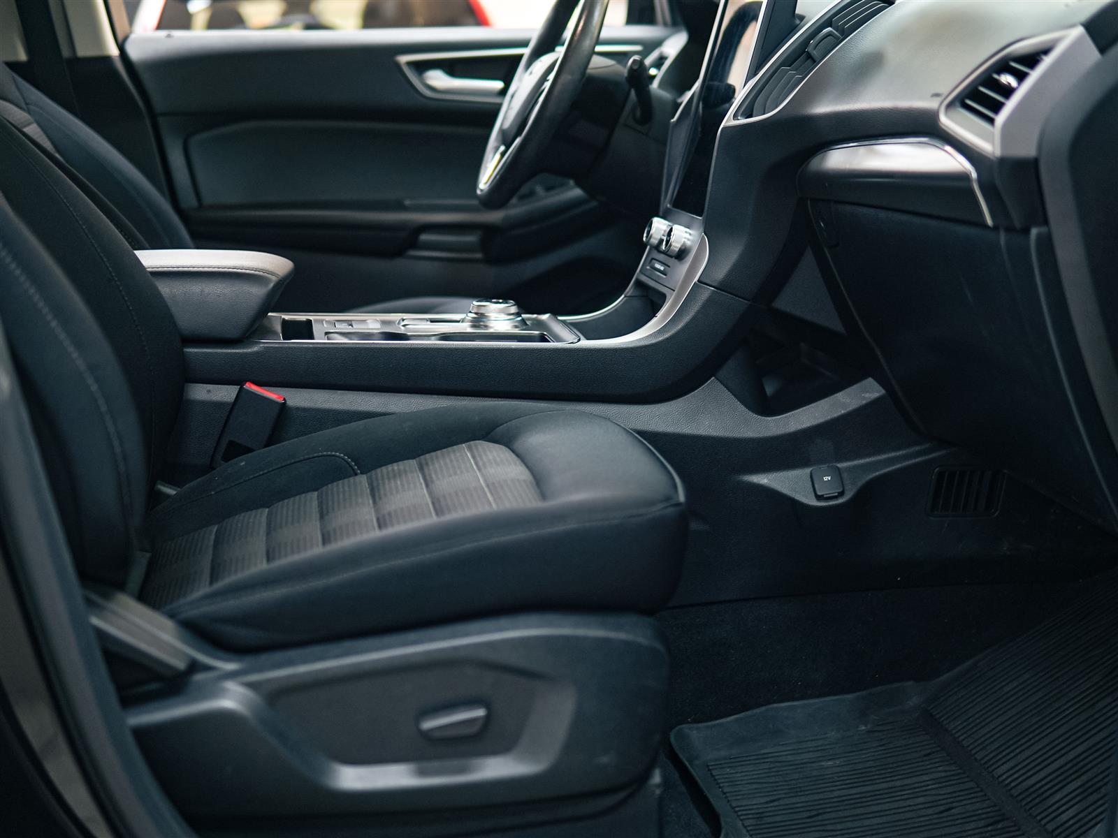 used 2022 Ford Edge car, priced at $23,895