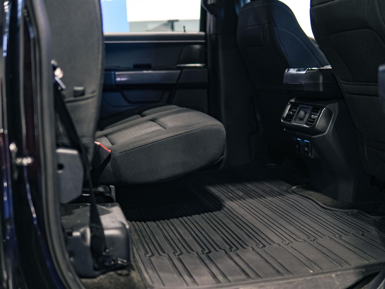 used 2021 Ford F-150 car, priced at $33,676