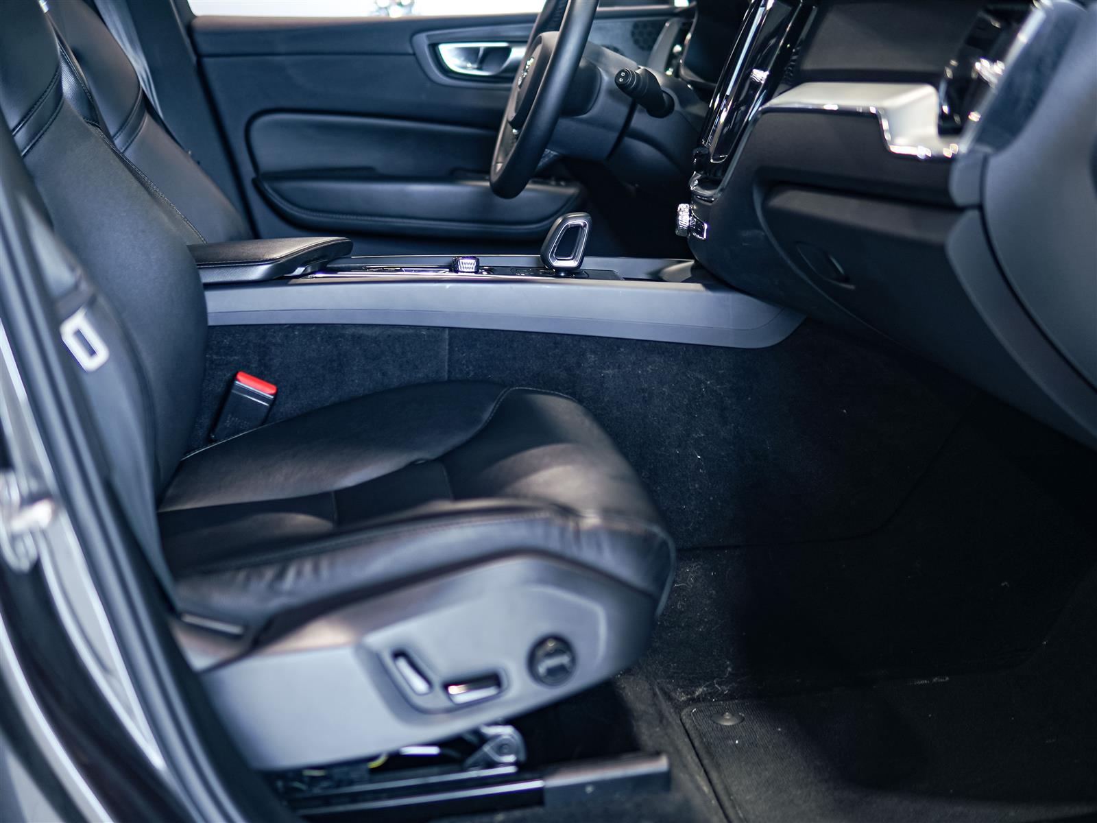used 2023 Volvo XC60 car, priced at $32,965