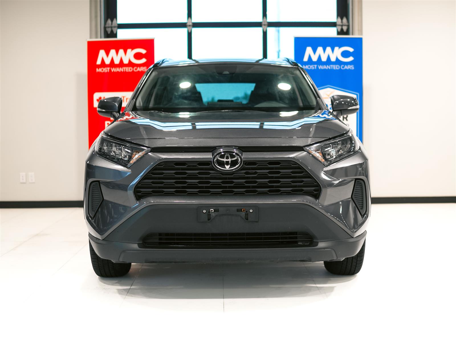 2021 Toyota RAV4 LE AWD photo 3