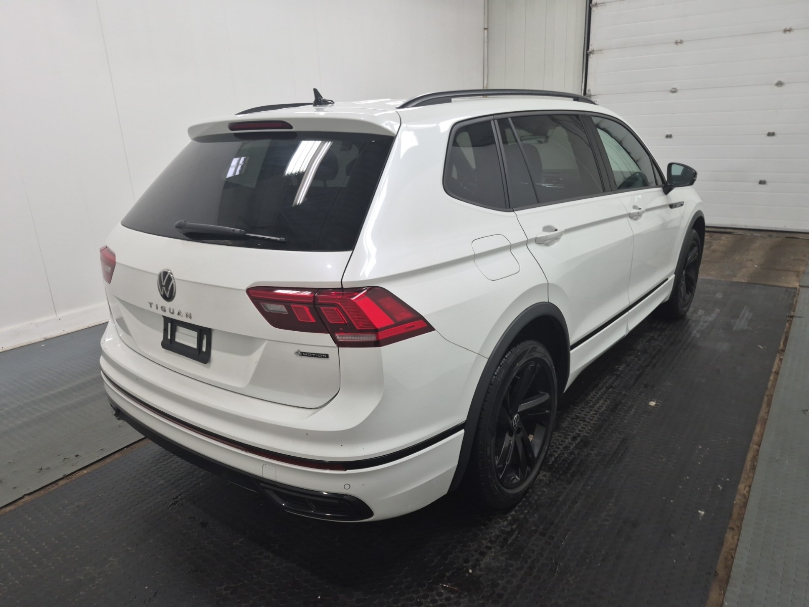 used 2023 Volkswagen Tiguan car, priced at $28,962
