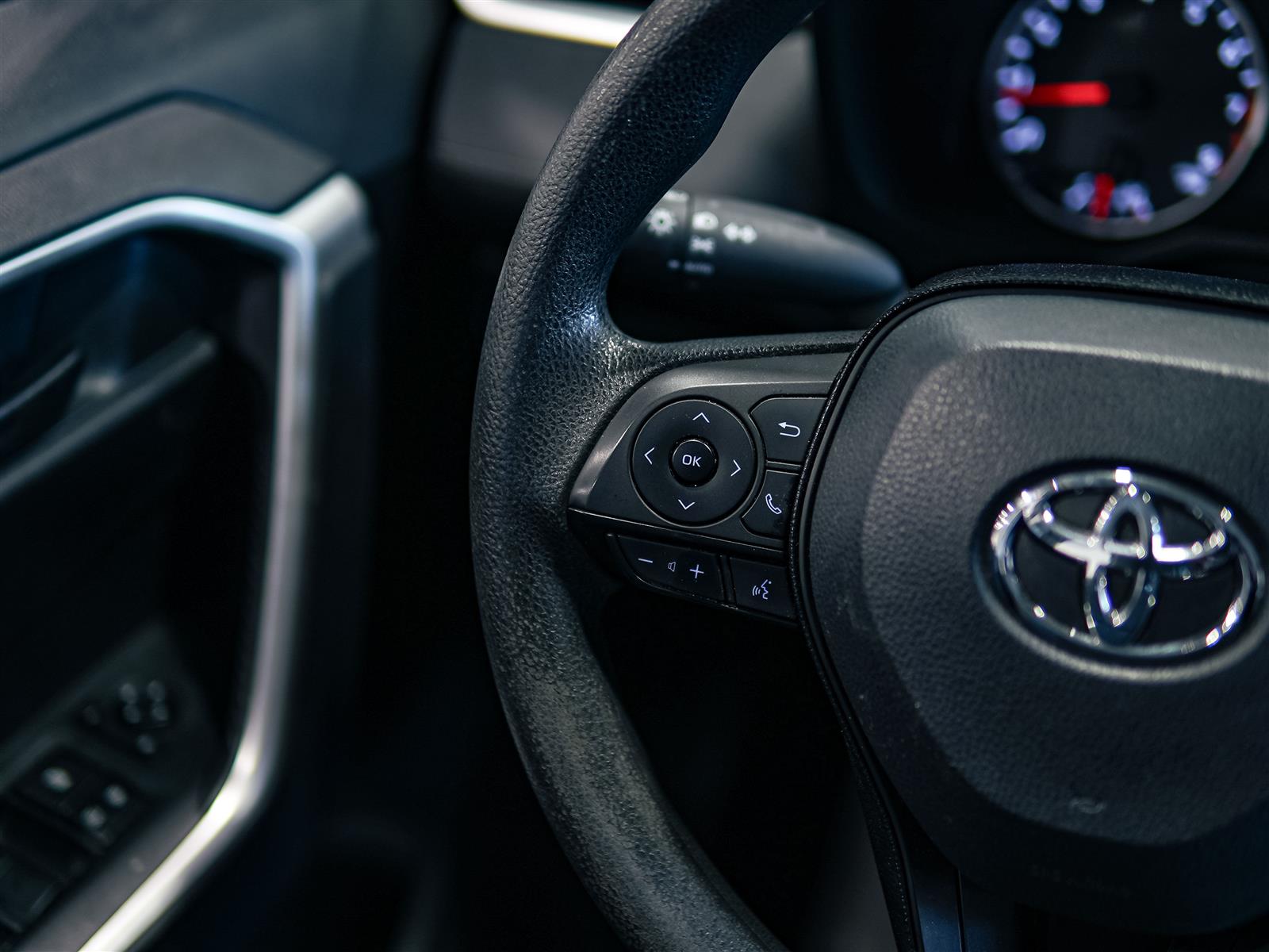 used 2020 Toyota RAV4 car, priced at $28,262