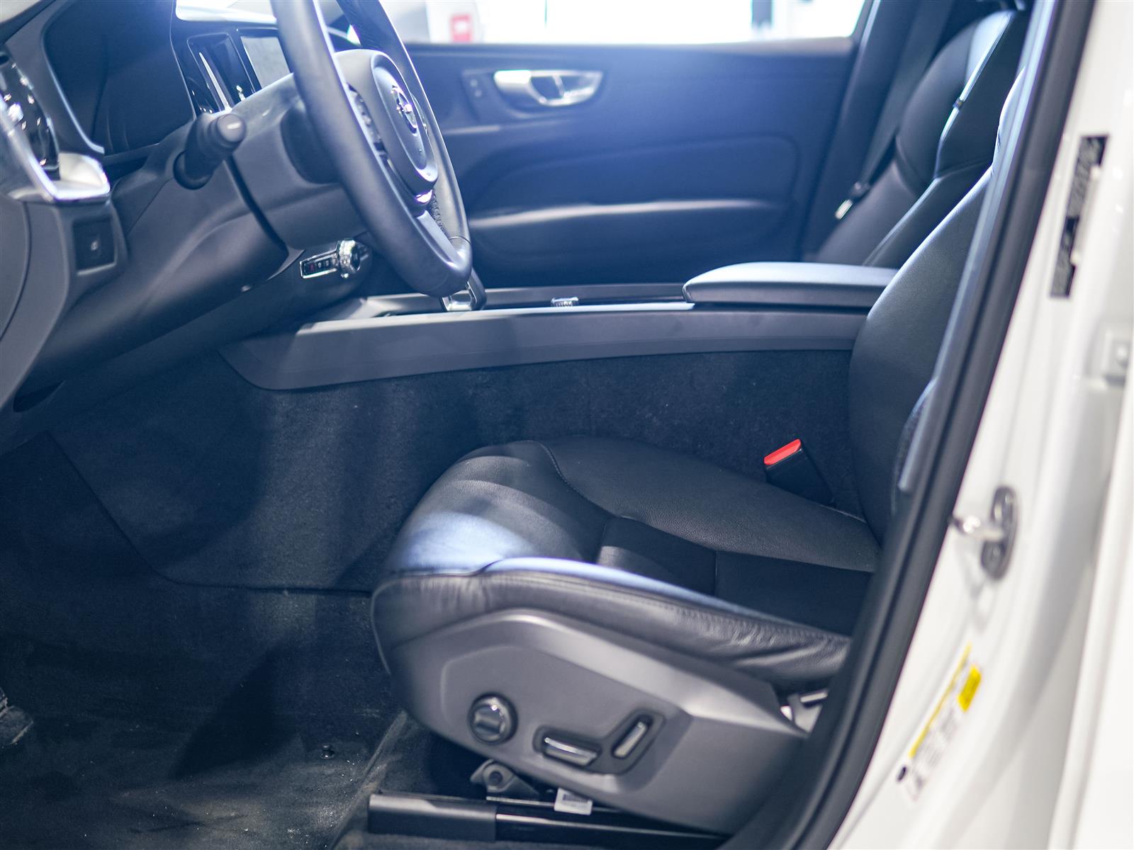used 2023 Volvo XC60 car, priced at $35,494